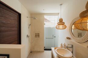 Villa Oomi by Alfred in Bali