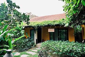 Luong Son Retreat