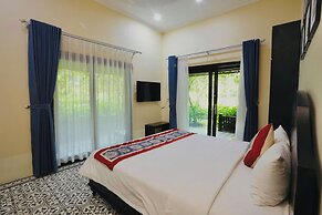 Luong Son Retreat
