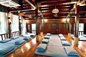 Luong Son Retreat