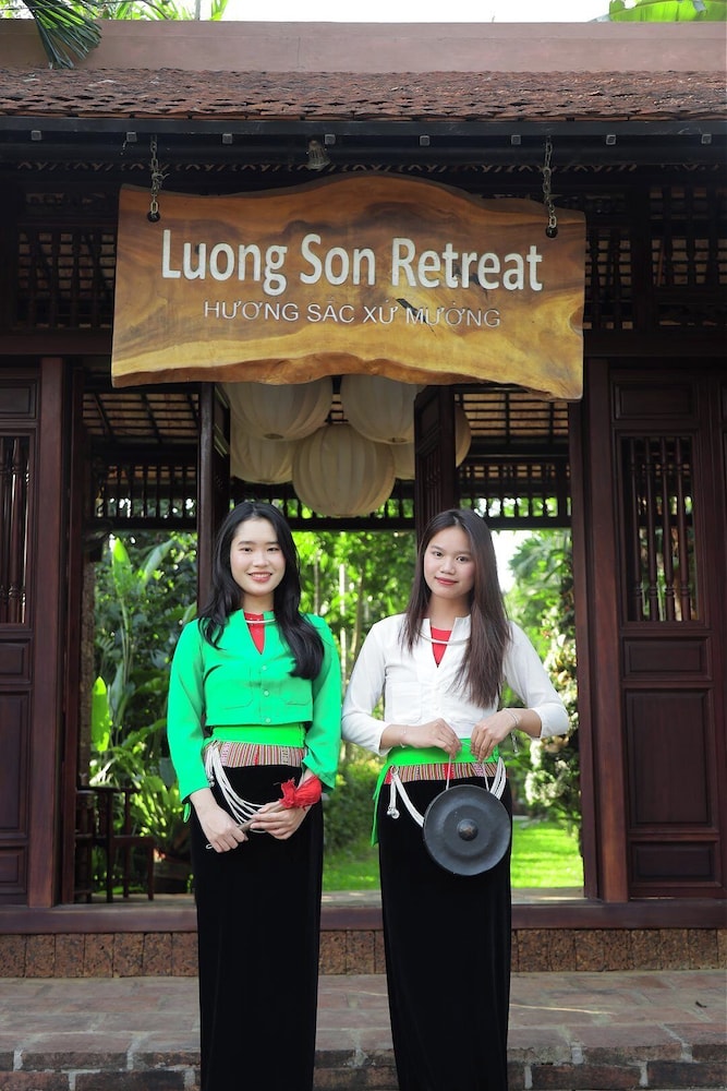 Luong Son Retreat