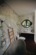 Luong Son Retreat