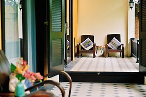 Luong Son Retreat