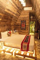 Luong Son Retreat