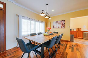 StayAU Riverfront Paradise Pet friendly