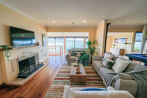 StayAU Riverfront Paradise Pet friendly