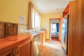 StayAU Riverfront Paradise Pet friendly