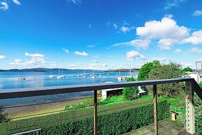 StayAU Riverfront Paradise Pet friendly