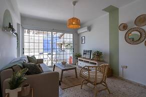 Blossom 1-BR Apt. & Balcony in Larnaca