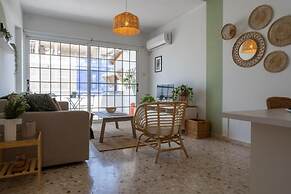 Blossom 1-BR Apt. & Balcony in Larnaca