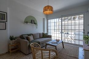 Blossom 1-BR Apt. & Balcony in Larnaca