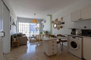 Blossom 1-BR Apt. & Balcony in Larnaca