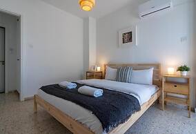 Blossom 1-BR Apt. & Balcony in Larnaca