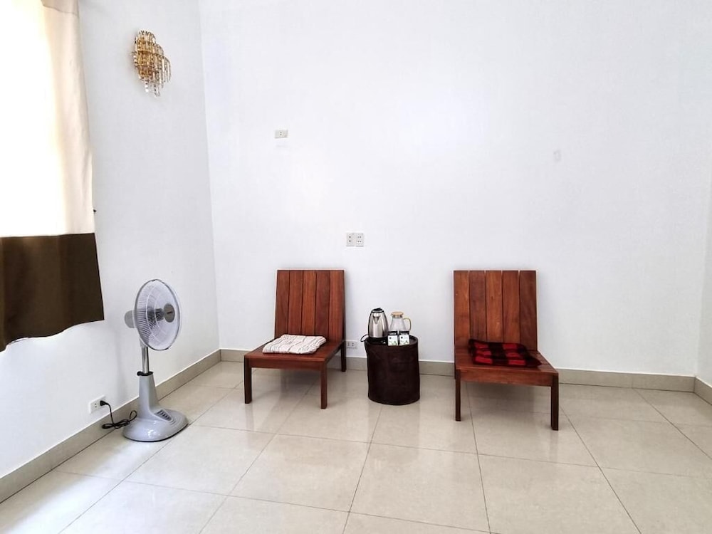 Top Hill Halong Homestay