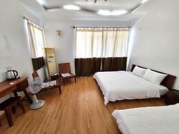Top Hill Halong Homestay
