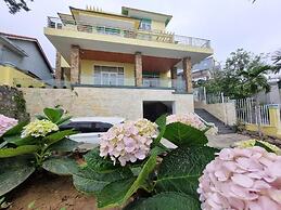 Top Hill Halong Homestay