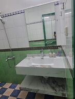 Alex Halong Hotel & Hostel