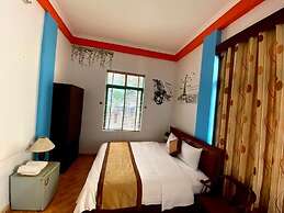 Alex Halong Hotel & Hostel