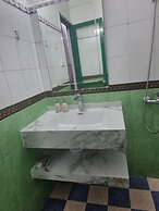Alex Halong Hotel & Hostel