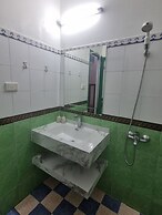 Alex Halong Hotel & Hostel
