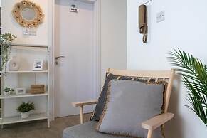 Orchid Cozy Studio & Balcony in Larnaca