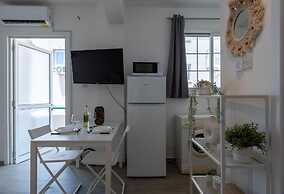 Orchid Cozy Studio & Balcony in Larnaca