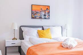 Easy Access 2BR Apartment Near AKH