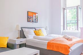 Easy Access 2BR Apartment Near AKH