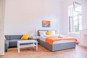 Easy Access 2BR Apartment Near AKH