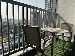 Luxury 1BR Apartment with Pool Access