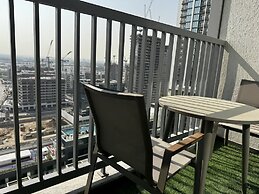 Luxury 1BR Apartment with Pool Access