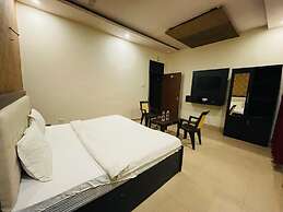 Hotel Royal Inn Lucknow