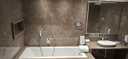 Hotel StoneLeaf