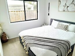 Modern Seaside Boho Incl Breakfast