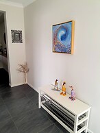 Modern Seaside Boho Incl Breakfast