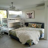 Modern Seaside Boho Incl Breakfast