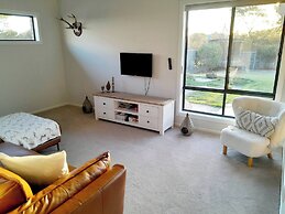 Modern Seaside Boho Incl Breakfast
