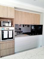 Modern Seaside Boho Incl Breakfast
