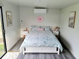Modern Seaside Boho Incl Breakfast