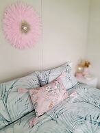 Modern Seaside Boho Incl Breakfast