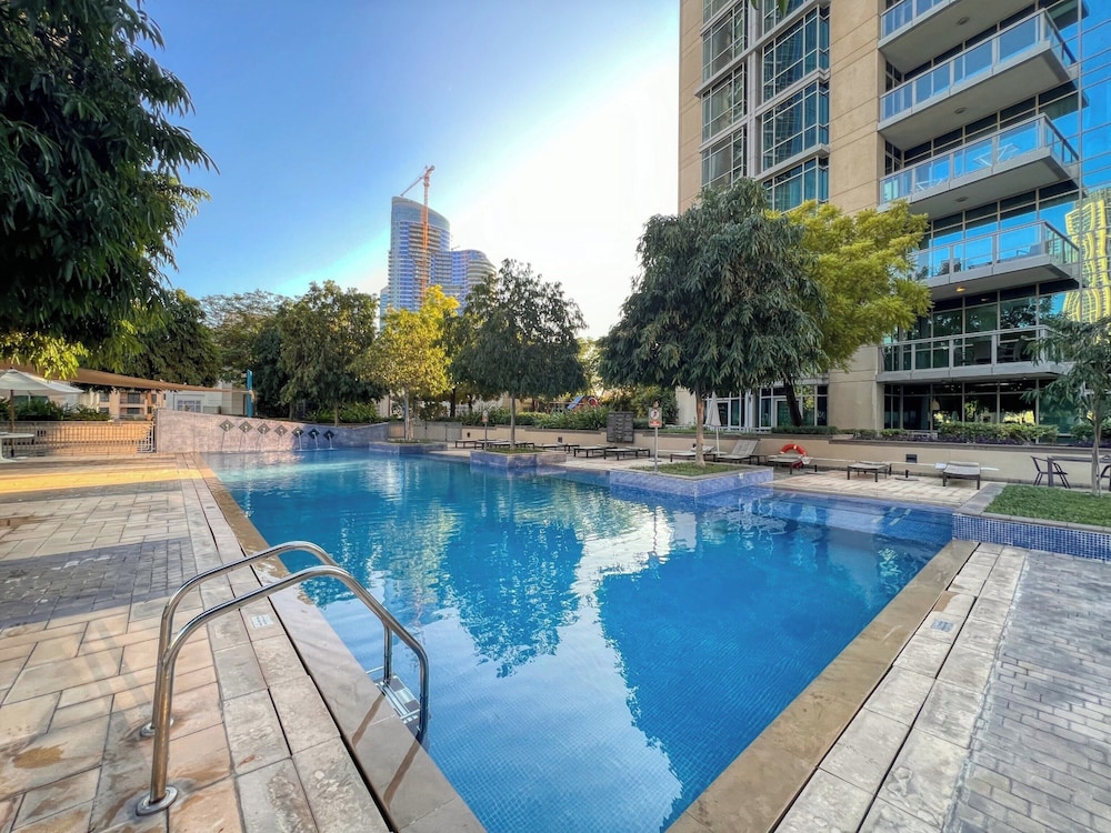 GLOBALSTAY The Residences Tower 8