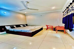 Hotel Aparna Palace