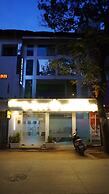 Hotel Versova Inn