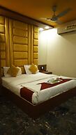 Hotel Versova Inn