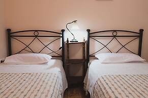 Stratigato Garden Getaway Near Chios Town