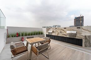 Chic Studio Cinema & Game Room in Arjan