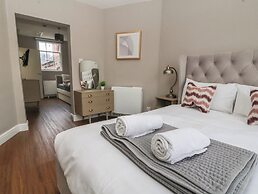 Ravenswood Penthouse