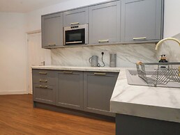 Ravenswood Penthouse