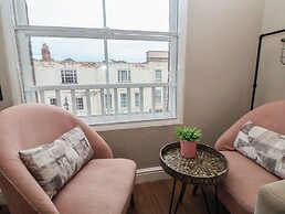 Ravenswood Penthouse