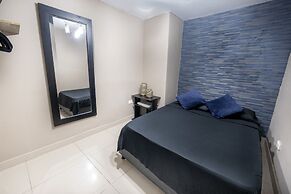 6br penthouse 1 block lleras park